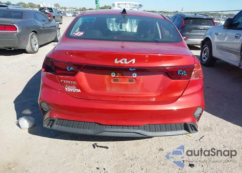 2022 Kia Forte Lxs z USA, uszkodzony, nr VIN 3KPF24AD4NE434529
